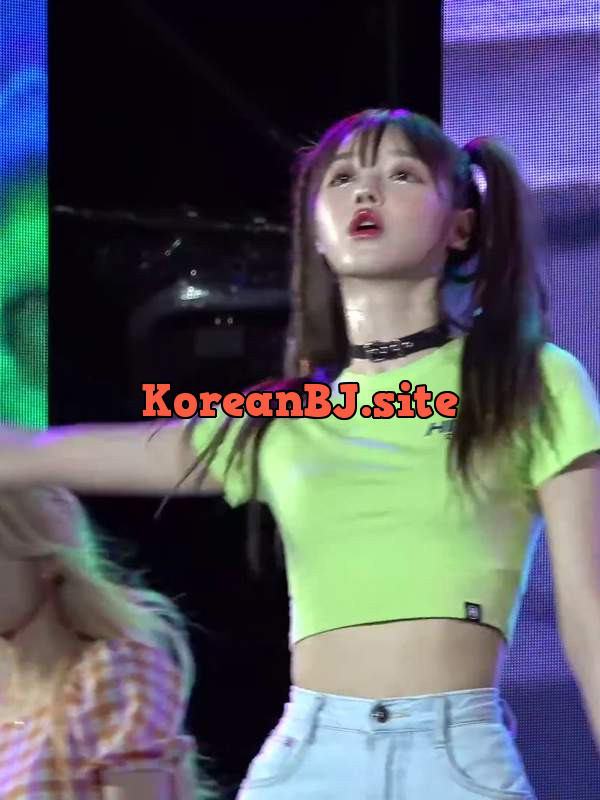 Guess who’s performing? That’s right, it’s your favorite green top minx. Rocking this stage hard, as I do my man. 😉 KpopFap fever, anyone? – @Lady.Jane’s Sex Reel On koreanbj.club – TikTok Porn & Shorts