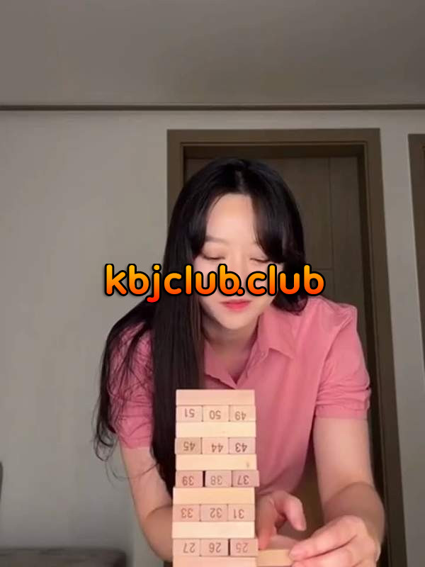 Naked korean amateur plays a risky game with wooden blocks reavealing pussy – @pandoras’s Sex Reel On koreanbj.club – TikTok Porn & Shorts